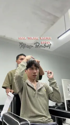 Rapihin rambut dulu karna sudah mulai gerah 😖