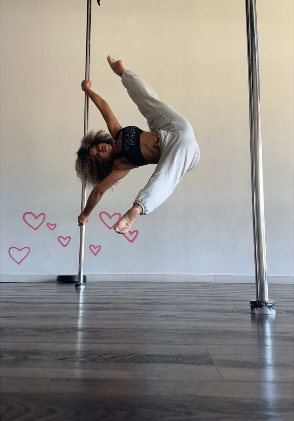 Strength drills on the pole 😁 #fyp #pole #fit 