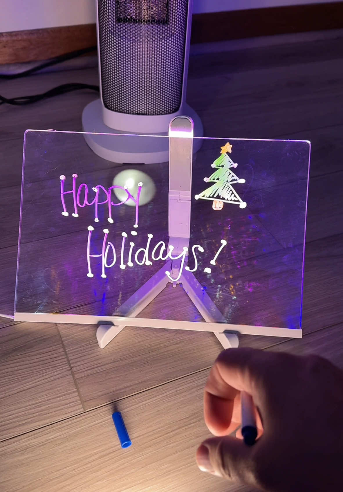 Enhance your creativity with this illuminated acrylic message board! Featuring vibrant LED lighting, it provides adjustable brightness for any setting. Its durable acrylic surface is scratch-resistant and fully erasable, making it perfect for ever-changing messages or artwork. USB-powered for convenience, it includes 7 colorful pens for endless possibilities. Ideal for home, office, or as a gift to inspire creativity. Get yours today! #LEDBoard #CreativeExpression #AcrylicArt