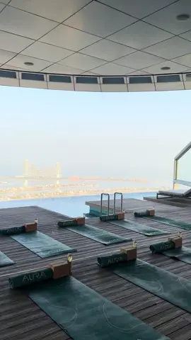 Auraskypool in dubai yoga mornings, it was defo worth the 6am wake up call. I love the cute bottle of water that you can bring home and the breakfast and matcha was 10/10! Cant wait to do this again already #dubai #aurapool #yoga #yogadubai #Fitness #wellness 