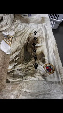 Playing in white ⚪️ How we maintain the fresh white look ▶️. #kitmen #kitmanger #EFL #cleaningtiktok #whiteclothes #stainremoval #cleanwithme #easyclean #football #footballtiktok 