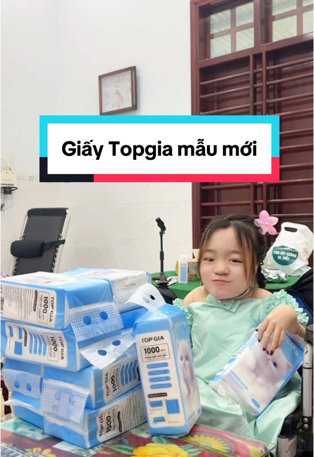 Giấy Topgia mới ra mẫu mới, combo 1 thùng 10 bịch dùng không biết khi nào mới hết, #huongduongtichcuc #duongthuytinh76 #giayruttreotuong #giayruttopgia #giaytopgia 