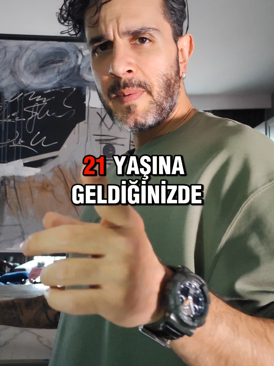 21 YAŞINA GELDİĞİNİZDE ÖMRÜNÜZÜN YARISINI TÜKETMİŞ OLURSUNUZ ‼️‼️ Ama bunun sebebi toplamda 42 yıl yaşayacak olmanız değil. Çünkü 21 yaşına kadar her şey yenidir: İlk iş, ilk aşk, ilk hayal kırıklığı... Zaman yavaş akar, çünkü her deneyim tazedir ve heyecan doludur. Sonra hayatınıza bir şey girer: Rutin. Aynı yüzler, aynı yollar, aynı işler... Günler haftalara, haftalar aylara dönüşür ve zaman su gibi akıp geçer. Ama aslında hızlanan zaman değil, heyecanını kaybeden sizsiniz. Zamanı yavaşlatmak mı istiyorsunuz? Bakmanız gereken şey saat değil, yeni bir deneyim olmalı. Sizi korkutacak, heyecanlandıracak bir yenilik. Çünkü hayat, rutinle değil, sürprizlerle hatırlanır. Beyniniz için bir sürpriz yapın. Hayatınız için bir dönüşüm başlatın. . . #liderlik #motivasyon #girişimcilik #başarı #girişimci #kariyer #girişim #gelişim #zihinyapısı #pazarlama #kişiselgelişim #koçluk #motivation #psikoloji #lider #değişim #mutluluk #business #networkmarketing #motivasyonsözleri #spor #sağlıklıyaşam #wellness #reklamdeğil 
