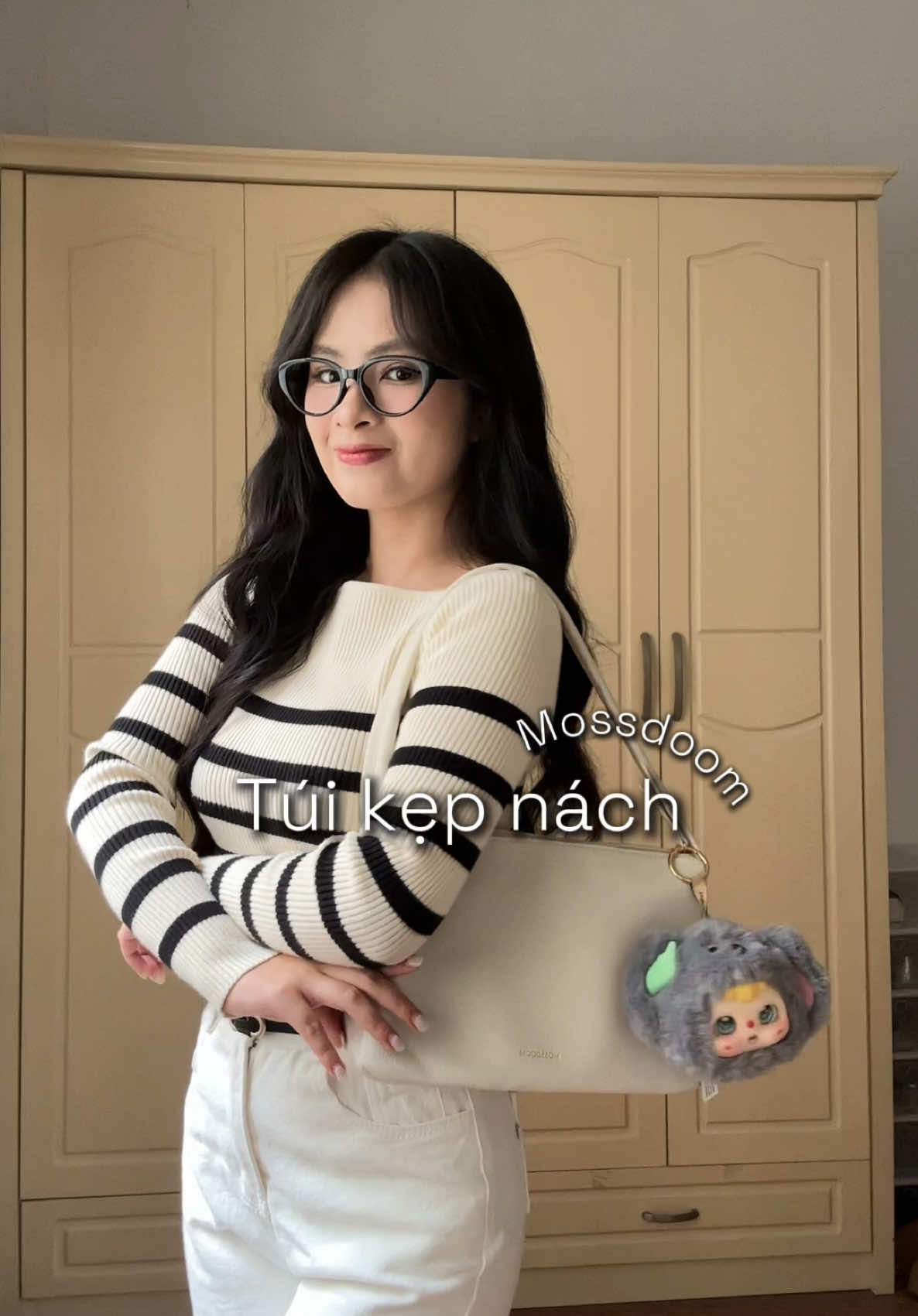 Túi da basic đựng vừa cả thế giới cho các cô nàng thư giãn 💞  #emsocday #tuida #mossdoom #tuimossdoom 