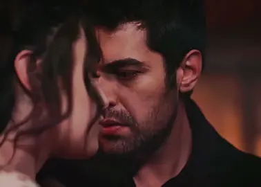#CapCut Kiss me'lik sahne😌🔥❤️‍🔥#gokberkyildirim #cemrearda #zeyhal #rüzgarlıtepe #kesfetttt 