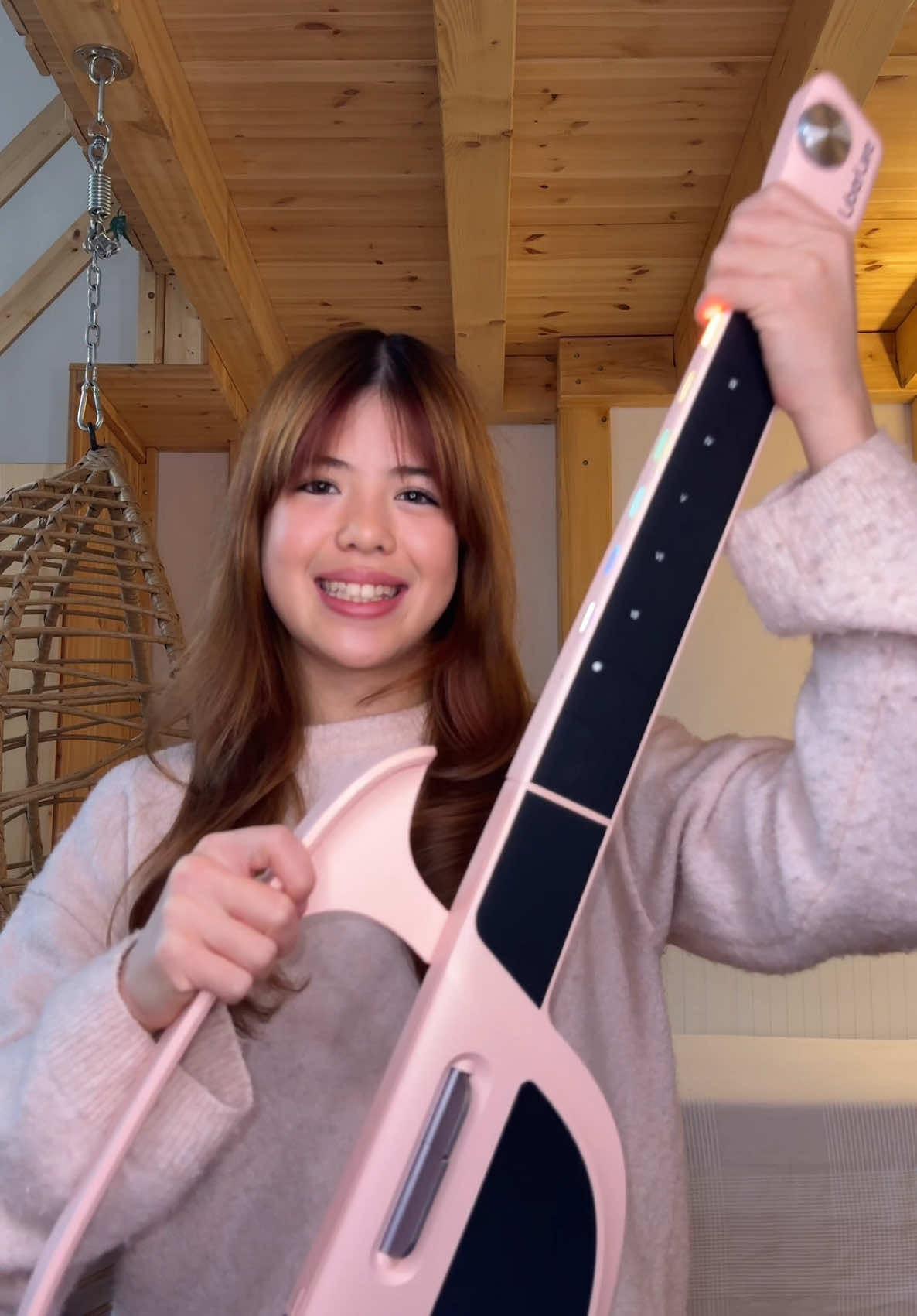 Merry Christmas everyone!! 💝🎄🎁Somewhere only we know (cover) with my LiberLive! Play it freely even with beautiful nails! 🎸  #fia #somewhereonlyweknow #cover #merrychristmas #liberlive #tvk #jesc #liberlivec1 #stringlessguitar @LiberLive Store 