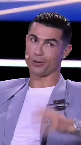 Cristiano Ronaldo at the 19th Dubai international sports conference during the 15th edition of the globesoccer  awards ceremony tonight 😍🎤 #Cristiano #Ronaldo #cristianoronaldo #globesoccer #fyp 