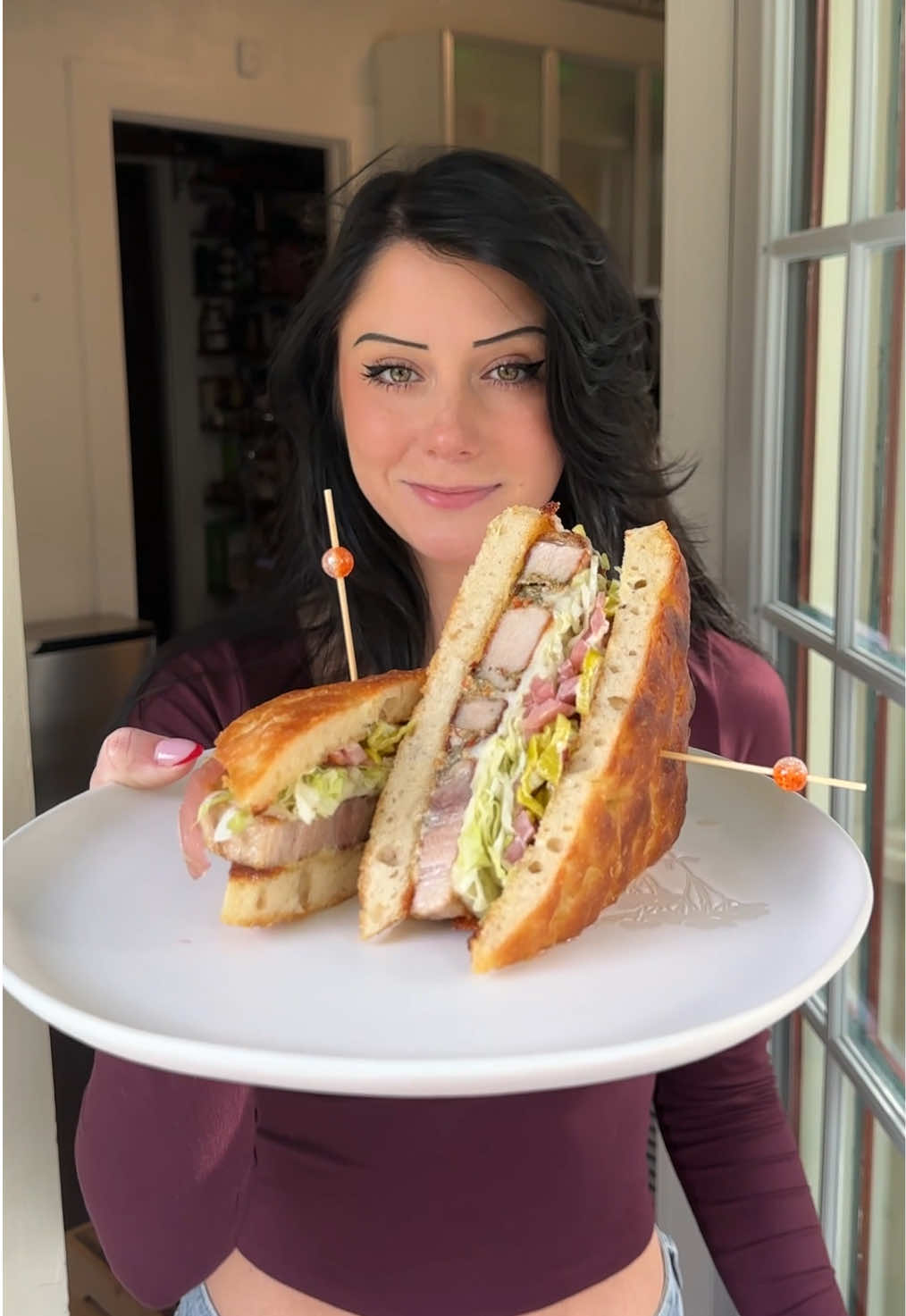 I had some leftovers from Christmas, so I made a delicious Porchetta on homemade Focaccia! 