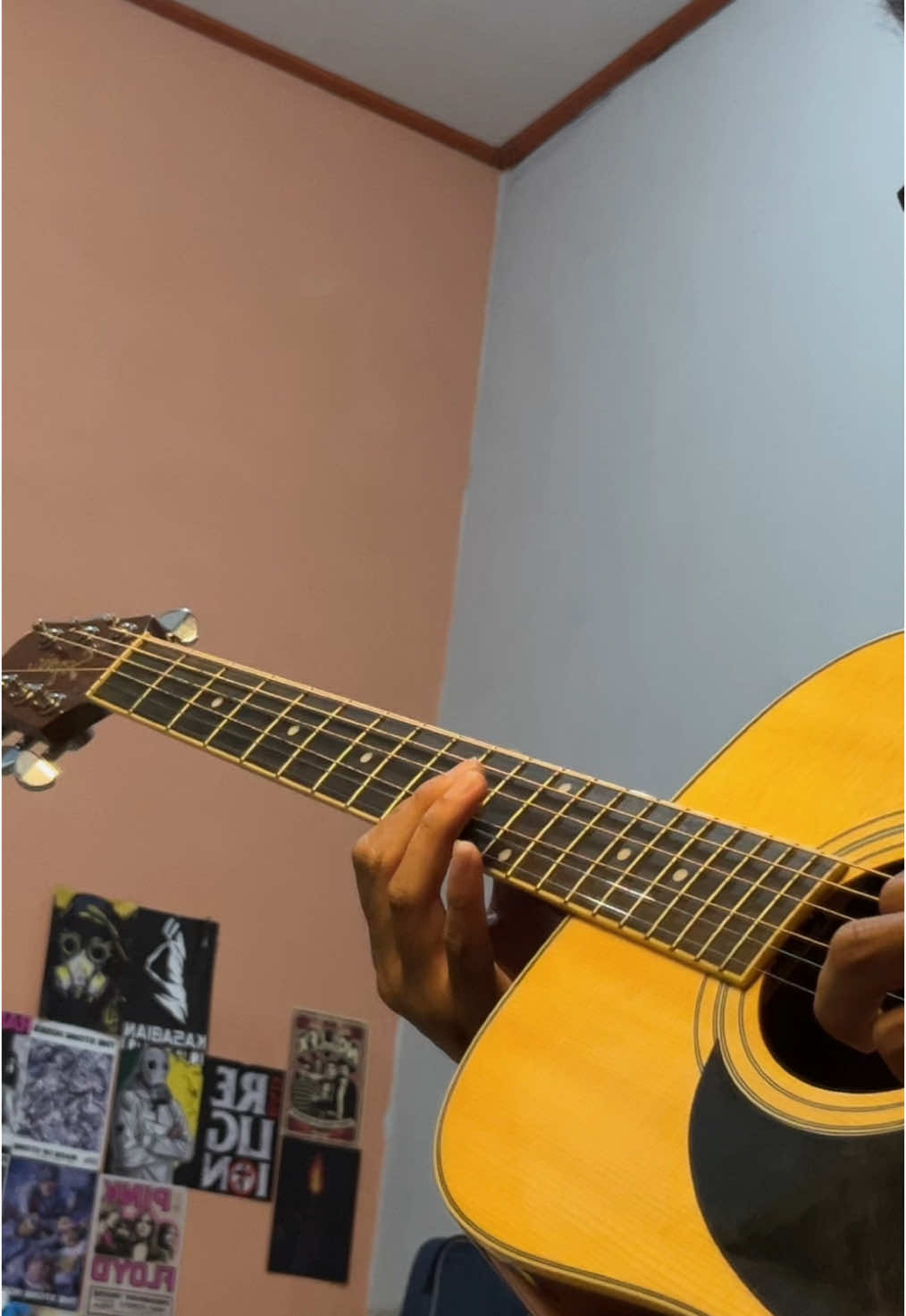 Vierra - terlalu lama  #intro #gitar #melody #terlalulama #vierra #vierratale #covergitar #gitarcover #guitar #coverlagu #ypfッ #fypage 