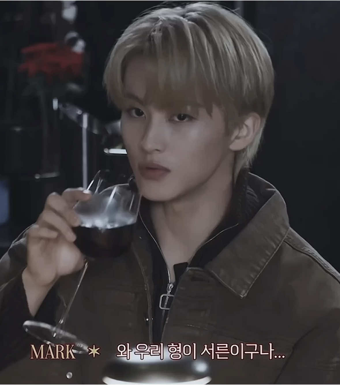 wish he’d stare me down like that xx #mark #markedit #marklee #kpop #nct #nctedit #nct127 #nctdream #kpopedit #markleeedit #marknct #fyp #viral 