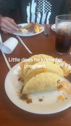 How do i tell him #fyp #pregnancy #brosforlife #teenpregnancy 