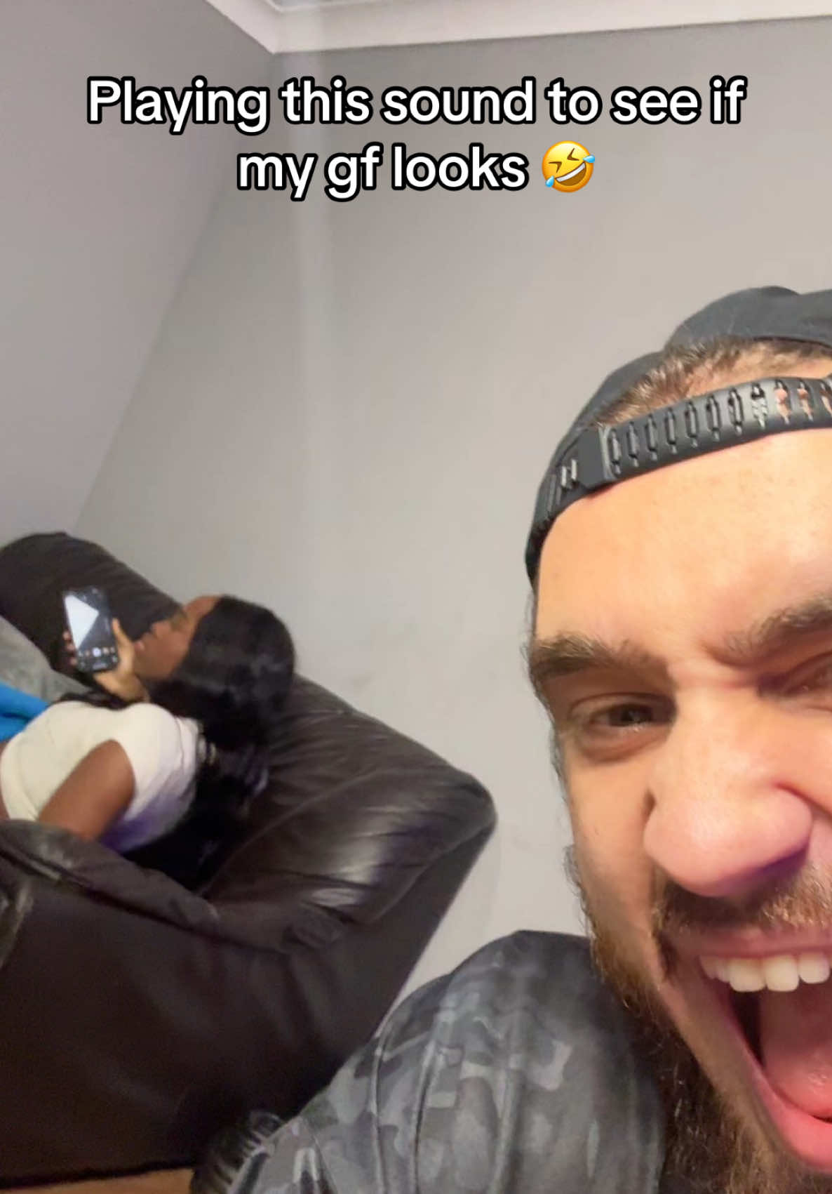 SHE IS CRAZY WTF 😂😂😭🤡  #viral #toxicrelationship #interracialcoupletrend #interracialcouple #couplefails #couplegoals #coupletrend #coupleprank #prank #fyp #funny #ofcoursetrend #playingthissound #girlfriendprank #nigericangirlfriend 