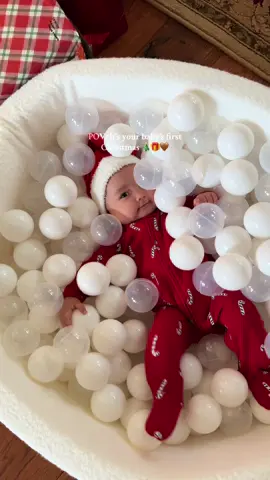 Her first Christmas was a success ❤️🎁🤎 #newmom #newparents #firstchristmas #holidayseason #babiesoftiktok #babies #6monthsold 