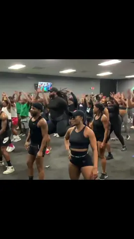 Yeah. I left for a bit to learn some new tricks !! 🤞🏾😏 #weightloss #weightlossmotivation #atl #Fitness #excercise 