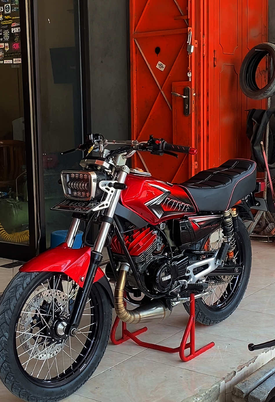 done finhising bosku rxking 30jt pesanan dari bos sidoharjo & buat yang mau restorasi/mau jual/beli sepeda unit dari kami maupun dari yang pesan juga bisa langsung😁 dm/wa/cek akun garasi kami  @Amasum☝️ @garasimotorsragen02 dijamin amanah bosku kirim