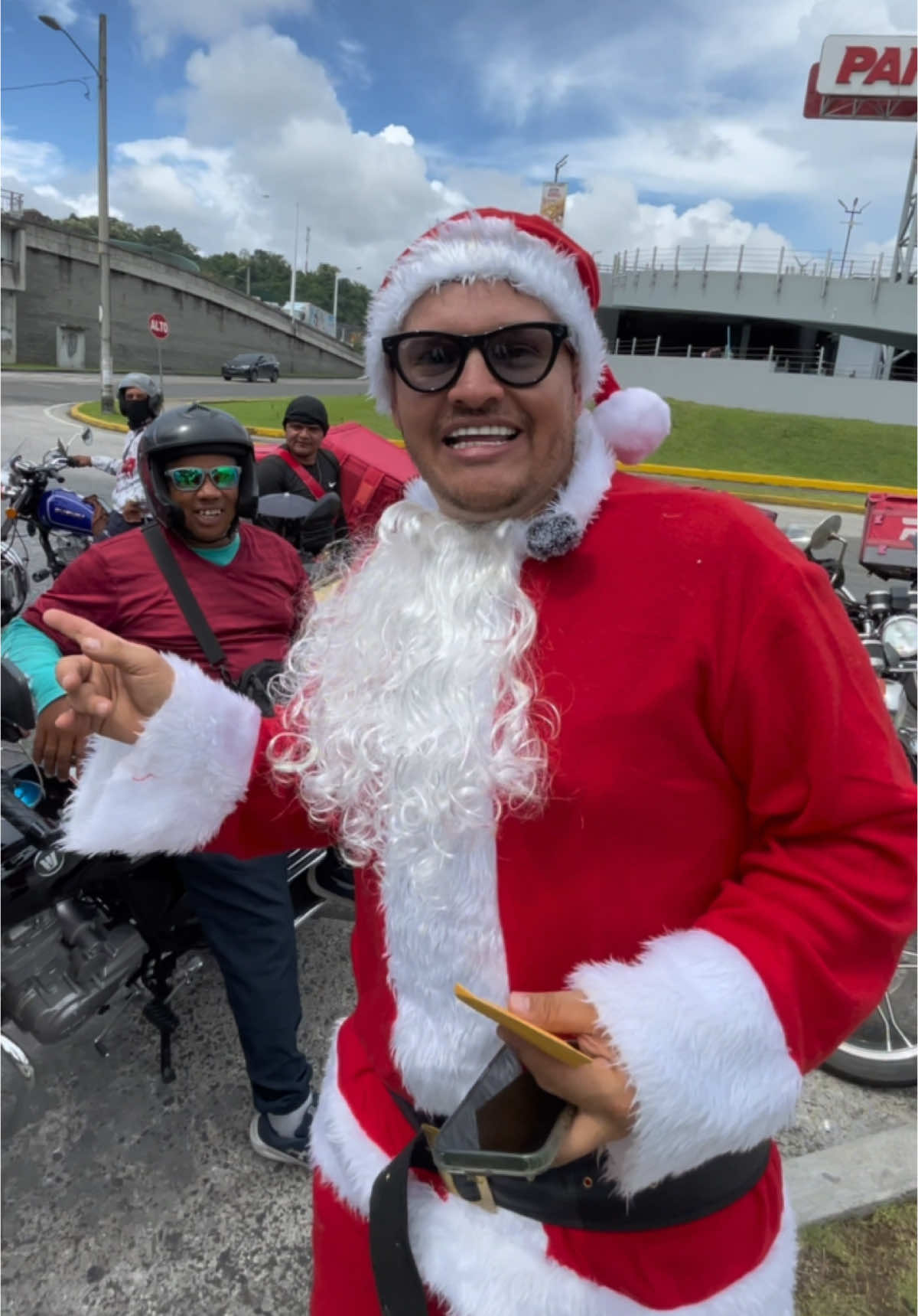 ❤️ DIOS BENDIGA MUCHO A ESOS QUE SALEN A DIARIO CON GANAS DE SALIR A DELANTE A COMO DE LUGAR 🏍️✅ #OJITOCONESO ❤️ FELIZ NAVIDAD FAMILIA 🔥🔥🔥🔥 • #panama #pty #3usy #cdapanama #apetito24 #pedidosya #uber #ubermoto #mototaxi #deliverydriver #delivery #panamaciudad #panamacity #tallercdapanama #venezuela #colombia #panama 