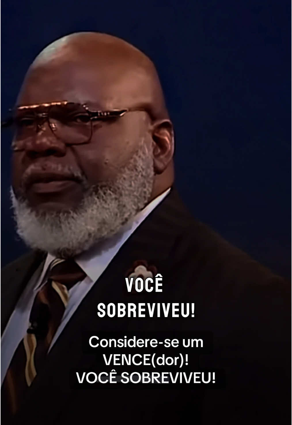 Uma das maiores capacidades do ser humano é a resiliência: a força de atravessar dores que pareciam insuportáveis, sobreviver ao que acreditávamos que nos destruiria, e renascer mais fortes do que jamais imaginávamos ser. 🙏 🎥 @bishopjakes  Mensagem: “When Surviving Isn't Safe - Bishop T.D. Jakes” #tdjakes #bishopjakes #mensagem #devocional #foryou
