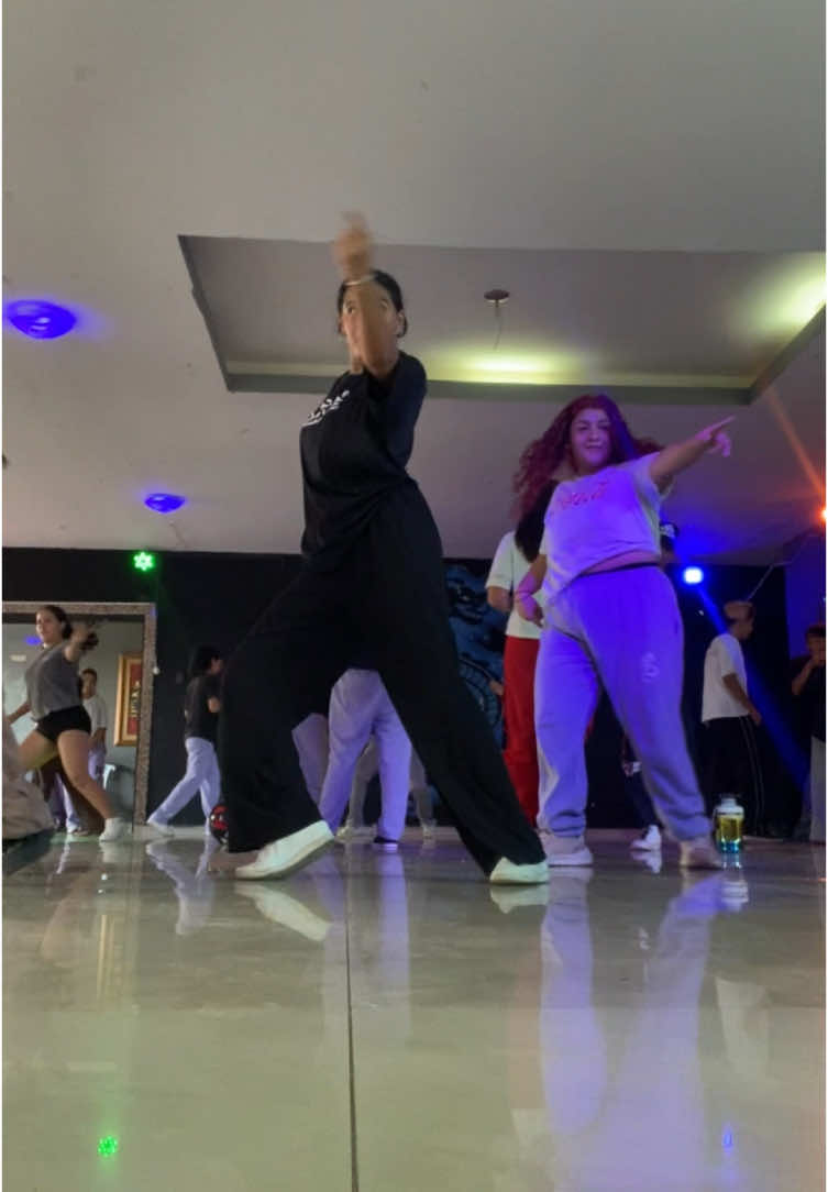 Turn me on ❤️❤️✨ DC: @GUSTAVO ZAMBRANO #challenge #trend #dance #baile #fyp 