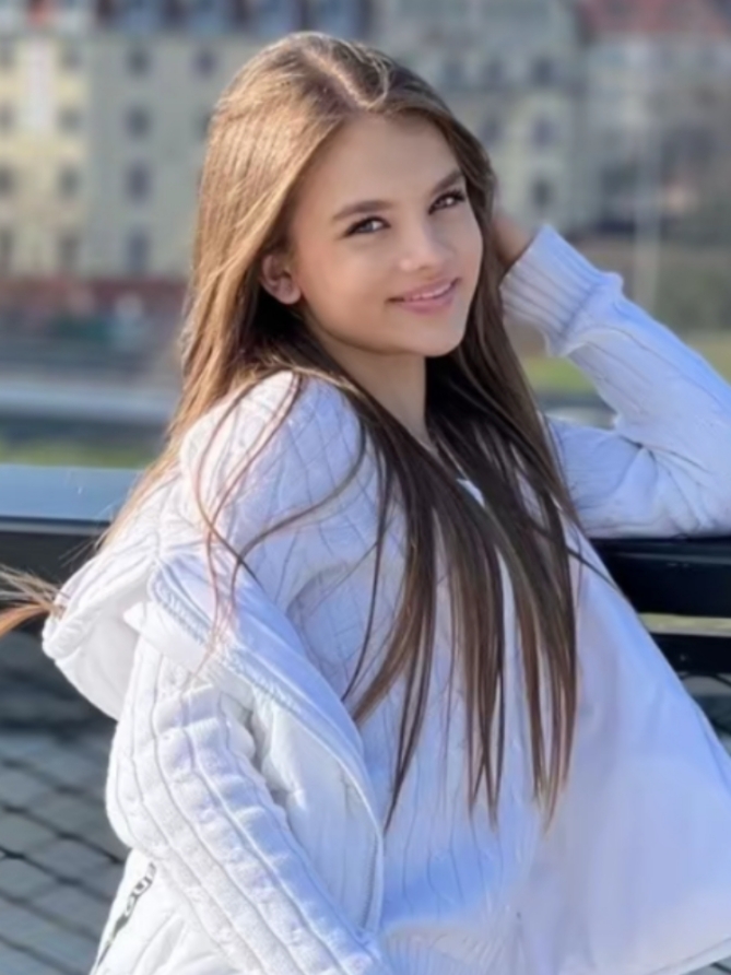 #cuerposanomentesana #newgirl #moda #bellezaverdadera #beautygirl #beautytips #supermodels #jeans #actriz #saludmental #videoviral 