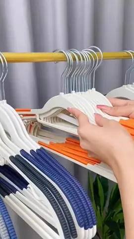 Hanger gantungan baju karet anti slip. #hanger #hangergantungan #hangergantunganbaju #hangerlapiskaret 