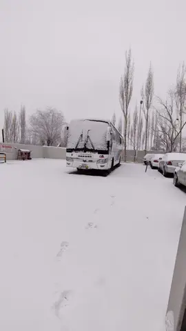 first snow fall in Skardu 🌨️  #foryou #foryoupage #snowfall #gilgitbaltistan #viralvideo #hellokhaplu 