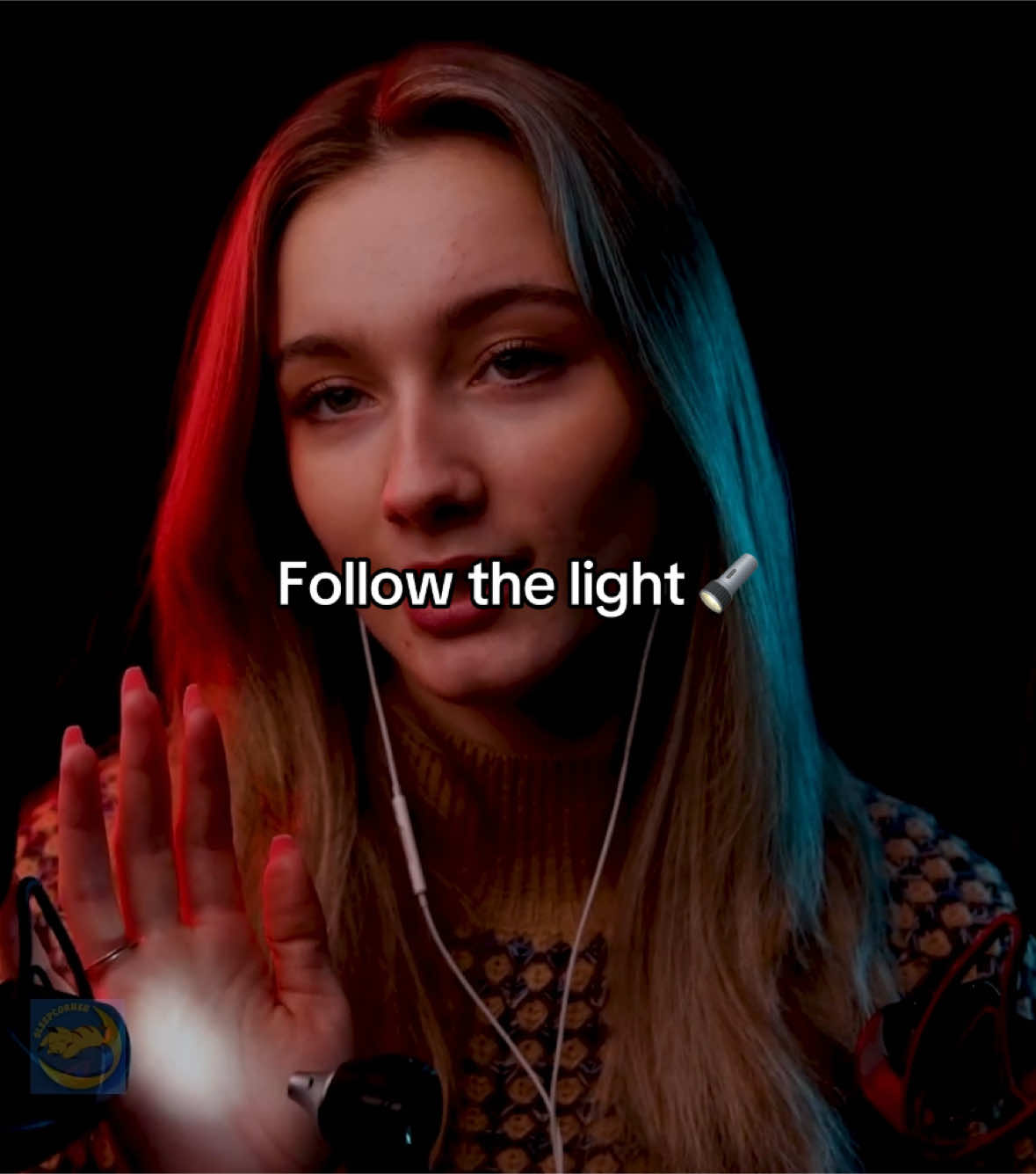 Follow the light 🔦 (Nanou ASMR) #fyp #asmr #asmrtiktoks #asmrvideo #follow #relaxingsounds #foryoupage #sleep #whisper #mouthsounds #nanou #nanouasmr 
