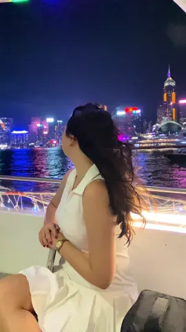 Watched Symphony of lights while cruising on a yacht at Victoria Harbour 🛥️✨ #hongkong  #night 