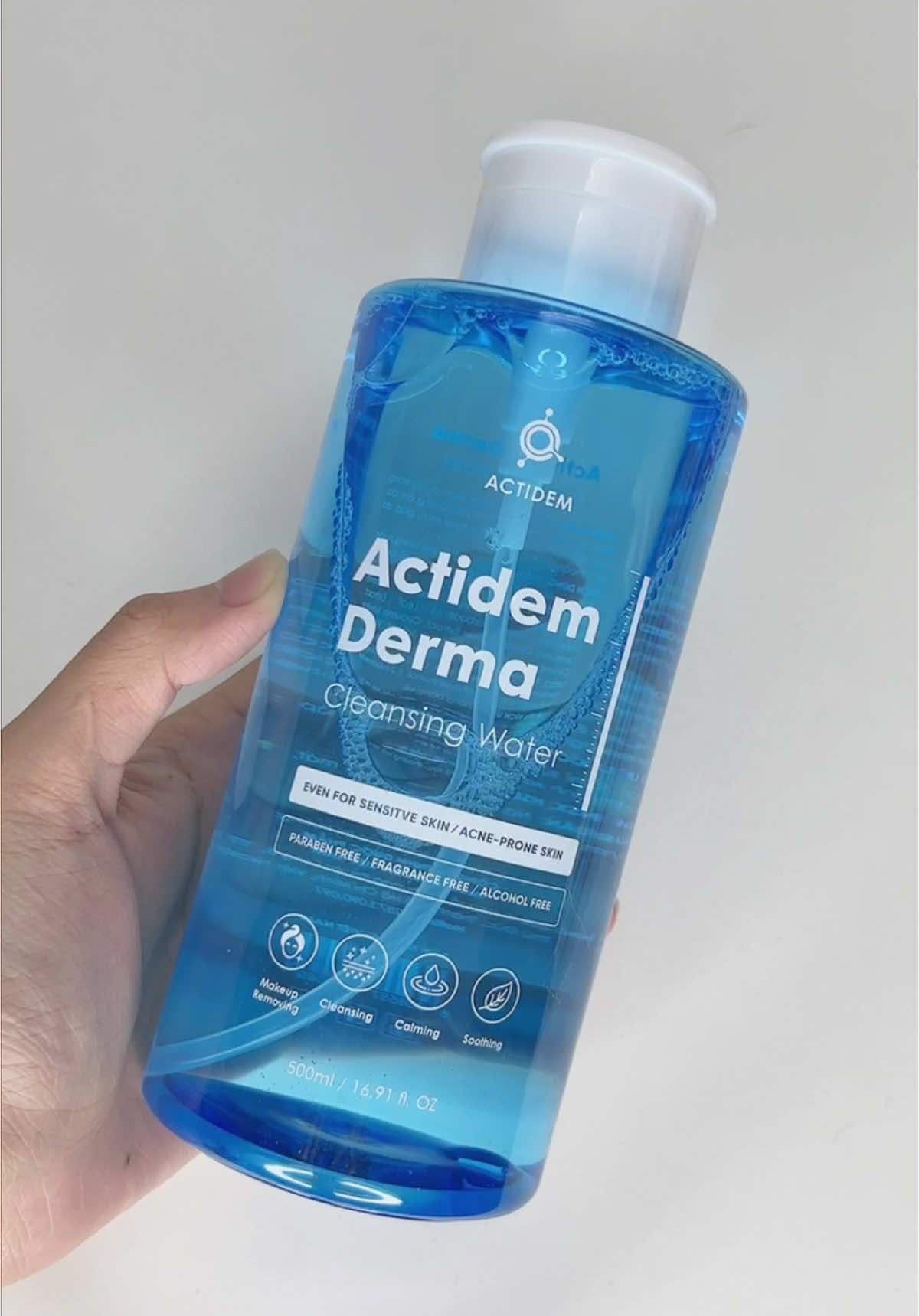 Làm sạch thật kỹ để tránh lên mụn ẩn nha mấy bà #ntt #nuoctaytrang #actidem #actidemderma #cleansingwater #skincare #kbeauty 