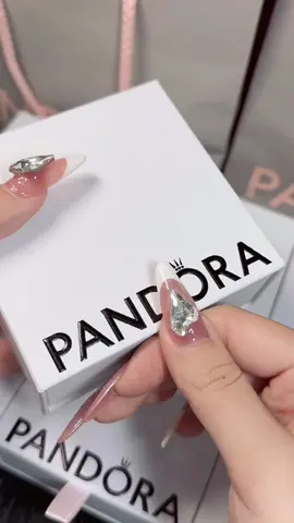 #CapCut Mê mẩn set nơ này quá 🎀 #FULLBOX #pandora #quatangnguoiyeu #trangsucbac #lactaynu #glistentiemtrangsuc #trangsucvangbac 