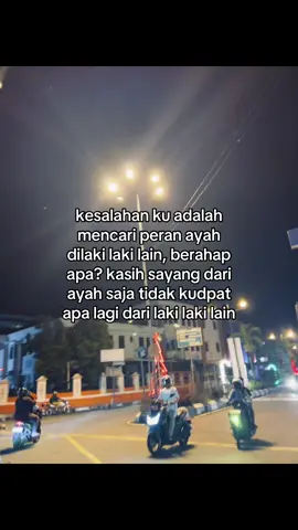 perempuan yang memeluk lukanya sendiri#semangat 