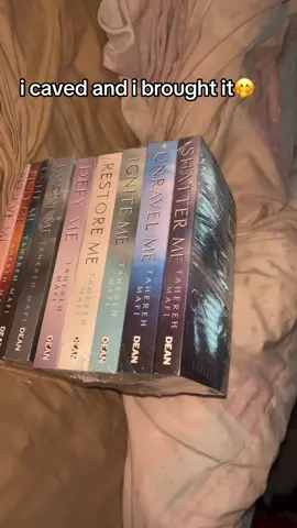 i got convinced 🤭 I’m just a girl 🤭 #aaronwarner #shatterme #shattermeseries #BookTok #fyp 