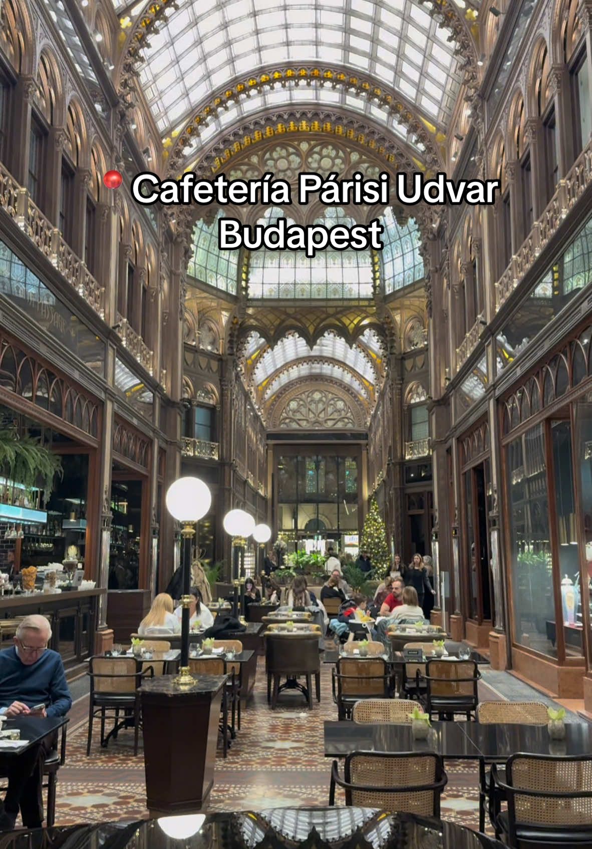 📍Cafetería Párisi Udvar, Budapest #budapest #hungria #travelbudapest #hungary #travel #viaje #parisiudvar @Parisi Udvar Hotel Budapest  