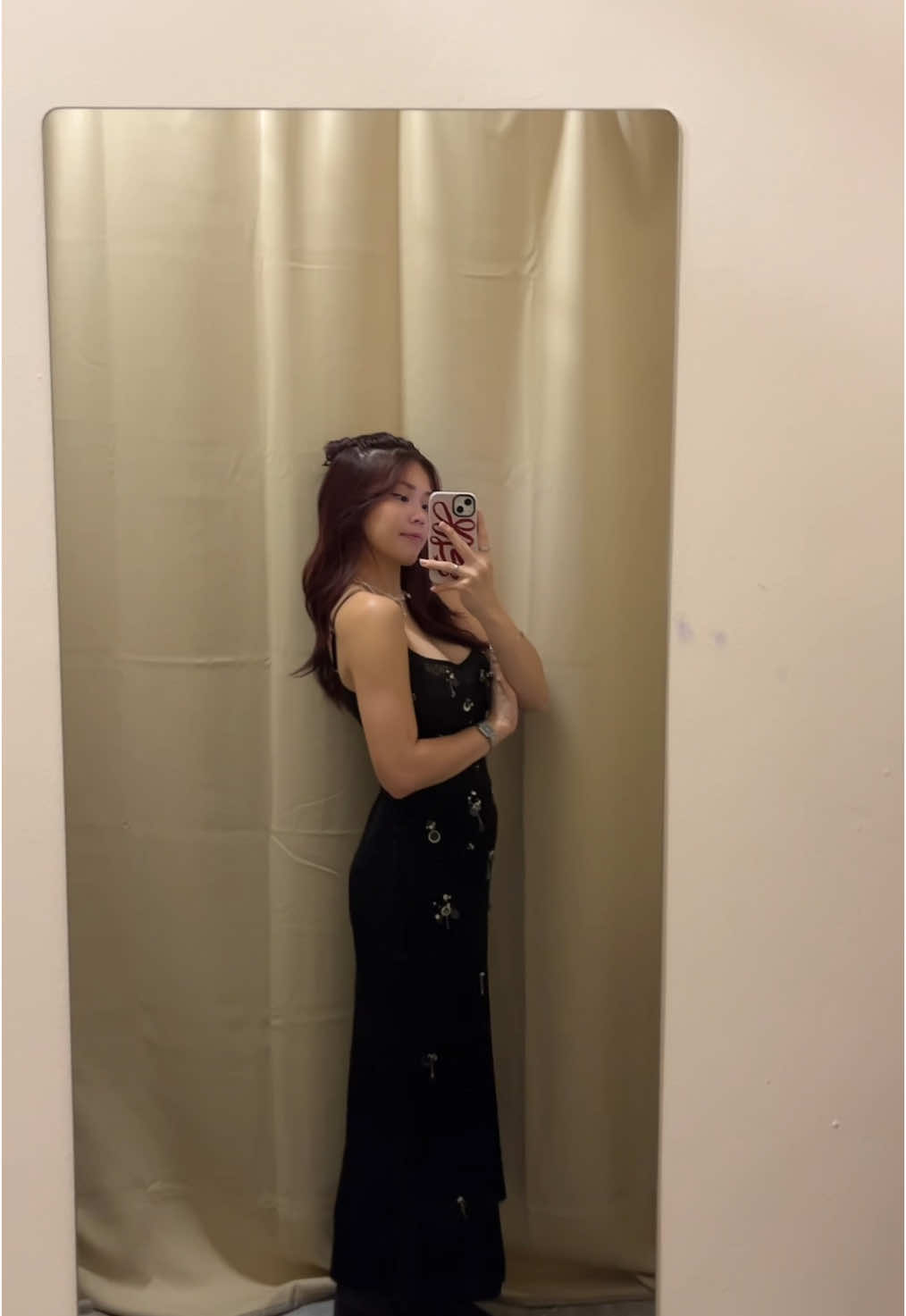 run!!! 🏃🏼‍♀️💨 don’t walk to With Love SG at 23 Keong Saik Rd this weekend!!! 💋  Ongoing sale for clothing from Viet, M’sia and many others from 26th - 31st Dec 🫶🏻🛍️