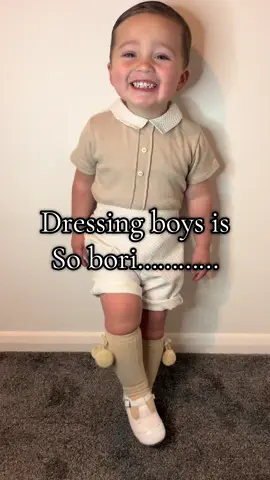 Dressing boys is soooo borin…… #dressingboysisboring #babyoliver #letsjustbehonest #letsjustbereal #spanishboysclothes #boysclothes #fashion #traditionalbabyclothes #fyp 