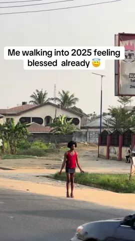 Am feeling blessed already so lets walk it into 2025💃💃#viral #emekaleo #trendingvideo 