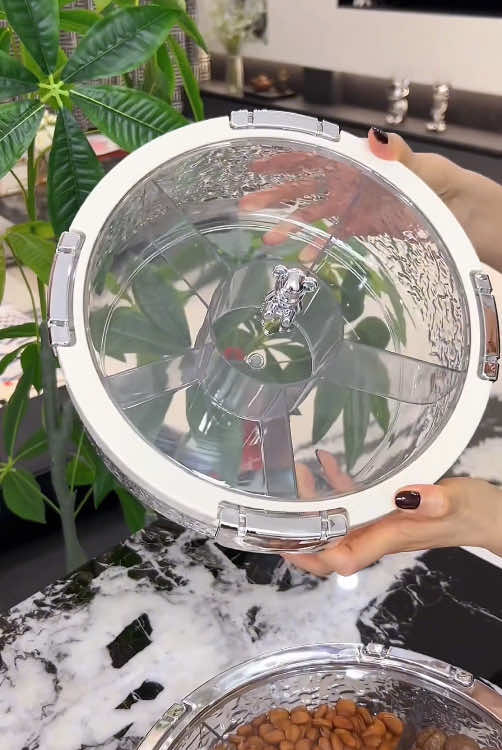 Light luxury sealed transparent snack tray #fyp #tiktokmademebuyit #homefinds #amazonfinds 
