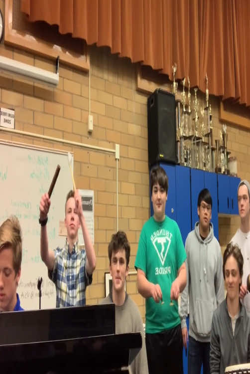 When my class has no teacher #music #piano #pianocover #public #csnpiano 