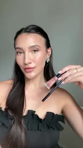 Get that glassy glow with Kevyn Aucoin this winter. 💄​ Shop the perfect lip duo at Nysaa. ​ ​احصلي على توهّج زجاجي وتألقّي بإطلالة لا مثيل لها  مع كيفن أوكون هذا الشتاء. 💄​ تسوّقي الآن ثنائي الشفاه  من نساء. #Nysaa #NysaaMiddleEast #Beauty #Makeup​