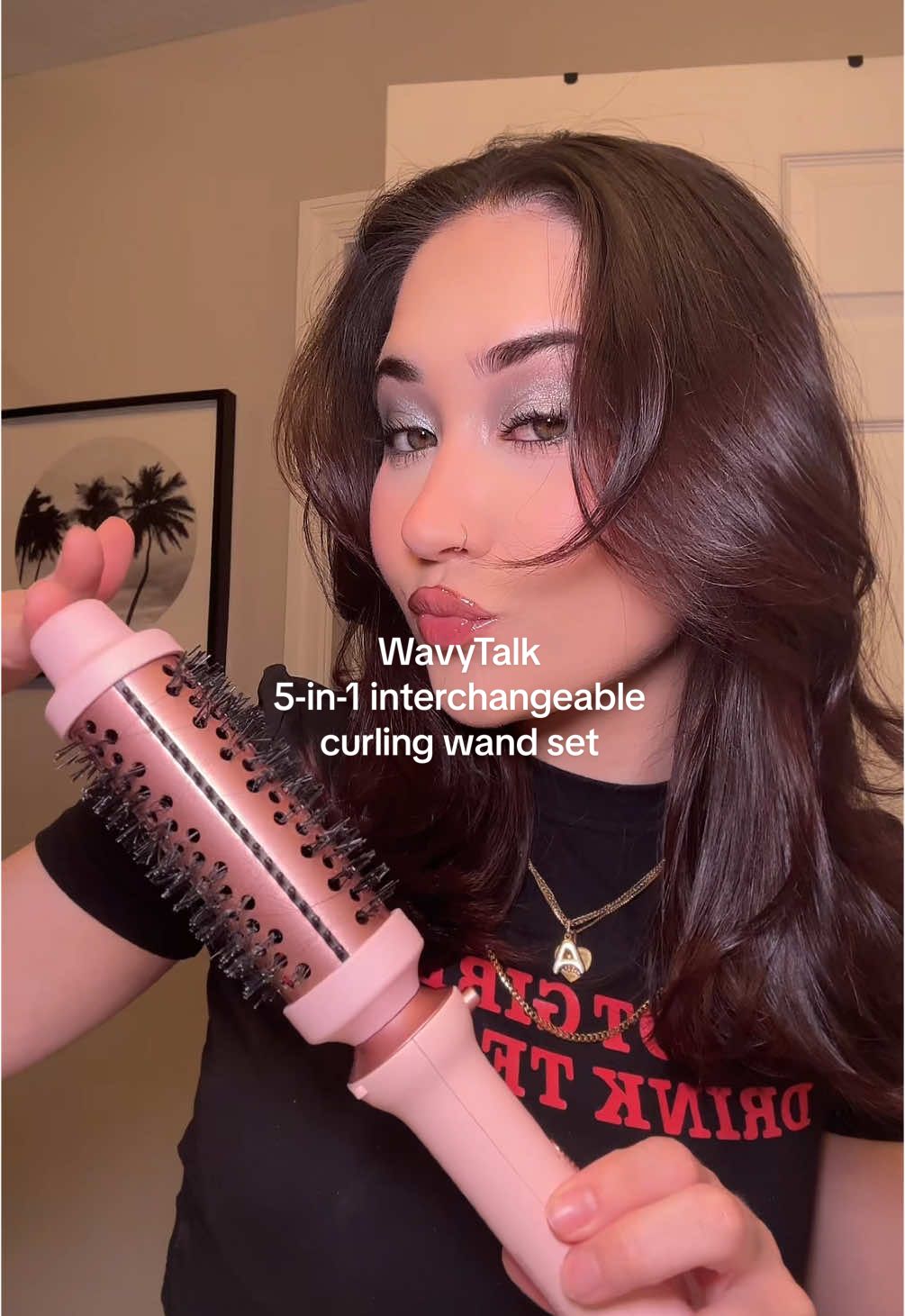 WavyTalk has my heart with this one 🤍 This is sooo convenient for travel + comes with a travel bag that fits all the items inside!  #fyp #wavytalk #wavytalkhair #thermalbrush #blowout #easyblowout #shorthair #hair #hairtok #5minuteblowout #5minutehairstyle 