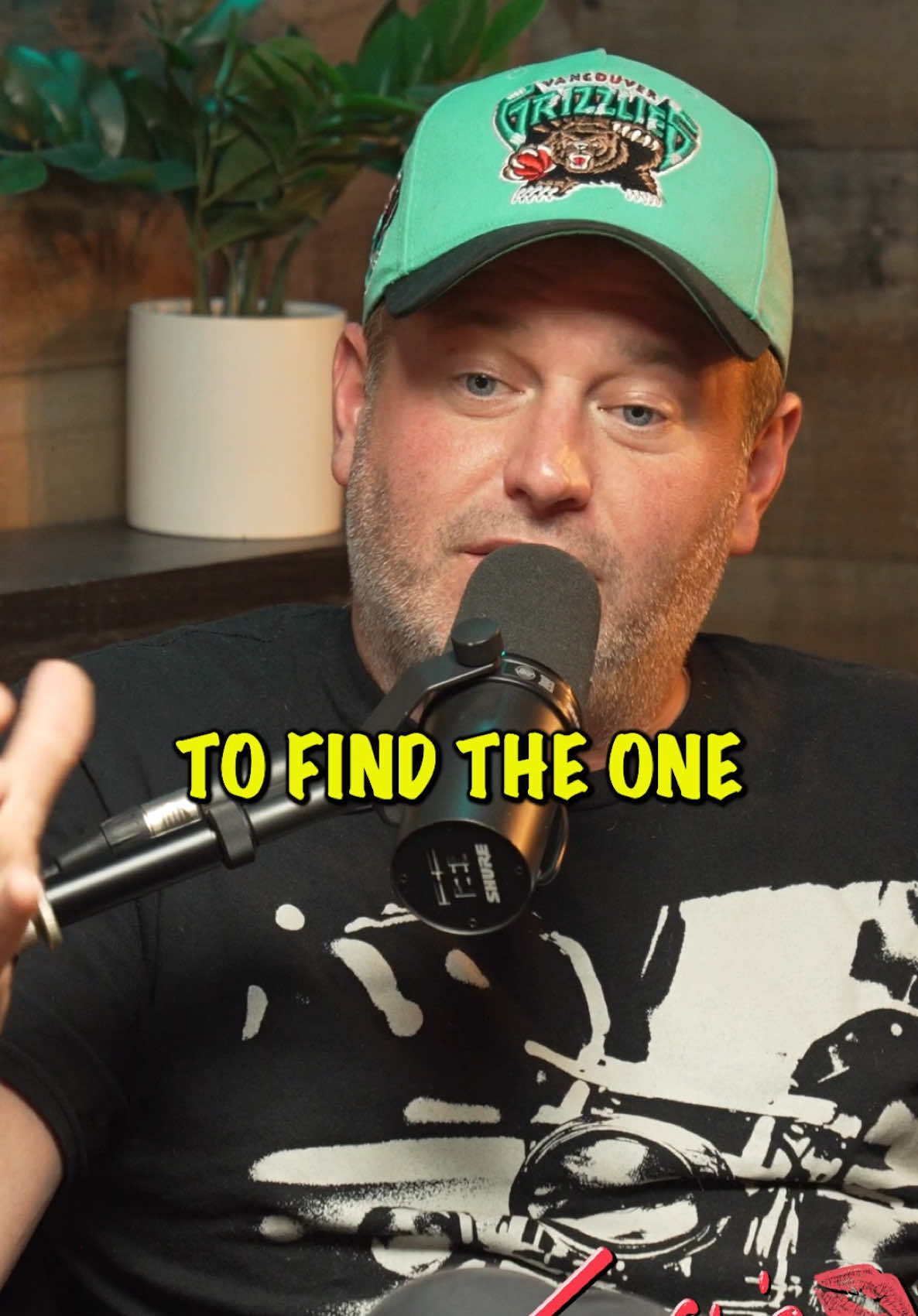 is carpet a red flag? #fyp #podcast #dating #comedy #standup 