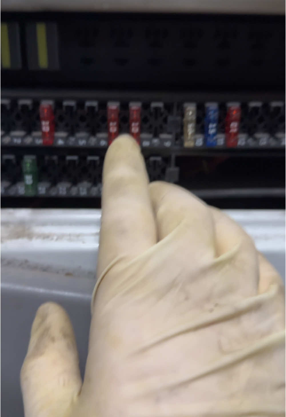 This is like my tenth unpopulated fuse this year. #dodge #sprinter #tcm #electrical #diag