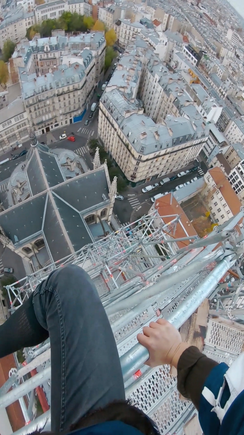 Sur Saint Bernard de la Chapelle. 🐈‍⬛ #professional #parkour #paris 