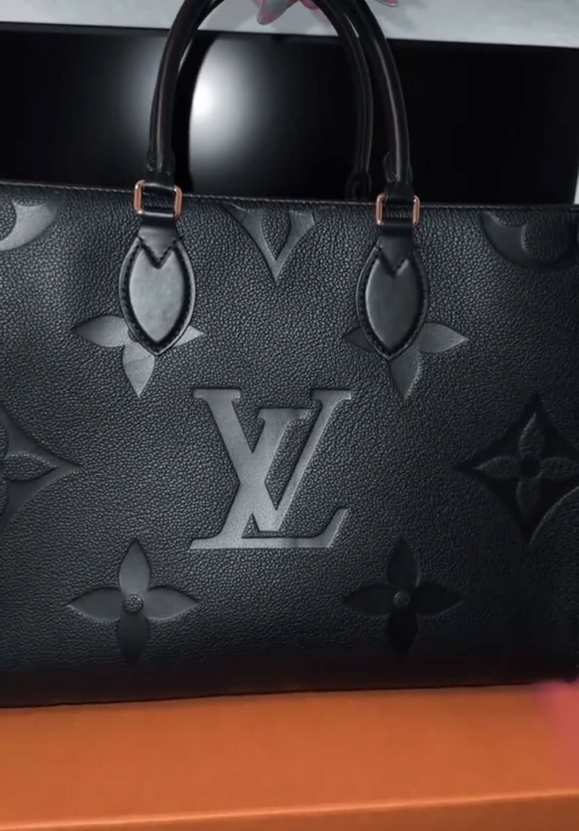 Never Seen A More Perfect Bag🖤#inlove #handbag #lvtotebag #louisvuittonbag #lv #onthego #lvonthego #lvonthegomm #luxury #luxuryhandbags #shopping #blacktotebag #fypシ #fyppppppppppppppppppppppp #handbagtiktok #handbagcollection #mylifebelike