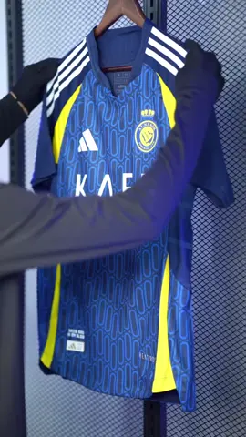 Camisa ll Al Nassr 24/25 🔵🟡⚪ Bora garantir uma do ROBOZÃO?? 🤖 #cristianoronaldo #alnassr #saudiarabia #futebol #manto #shirt #camisadetime