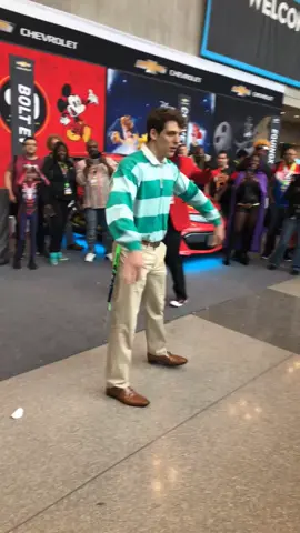 How the Steve-Gojo Pipeline started: 1) Chose Steve from Blues Clues as my first cosplay EVER for NYCC 2018 (also my first convention) 2) Got pushed into a dance circle and almost ate shit in front of my handy-dandy notebook which stared back at me in disgust 3) Received divine intervention from a rogue Dwight Shrute who knew how to GET DOWN #cosplay #bluesclues #gojo #nycc #comiccon