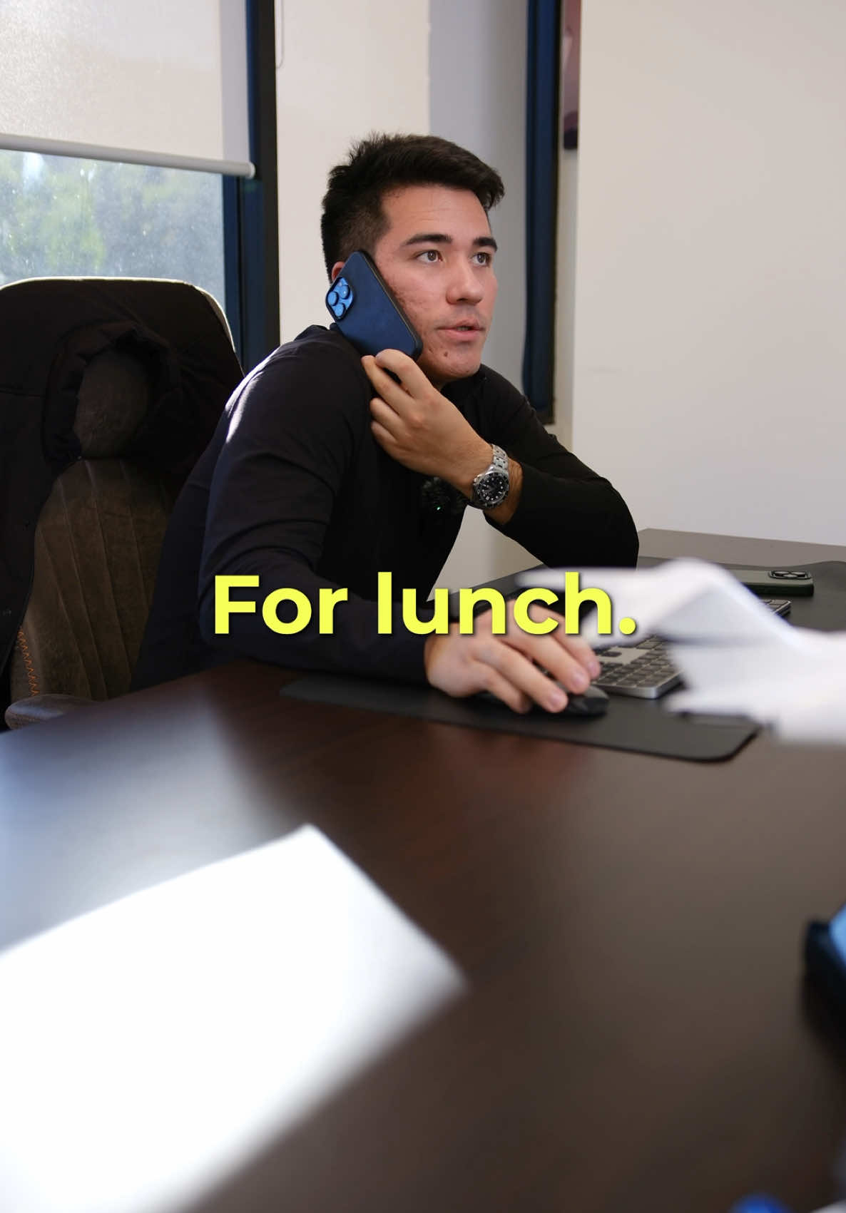 Santa Barbara does have some great lunch. Who do you think this is? #FlyAmalfi #Travel #PrivateJet #Musician 