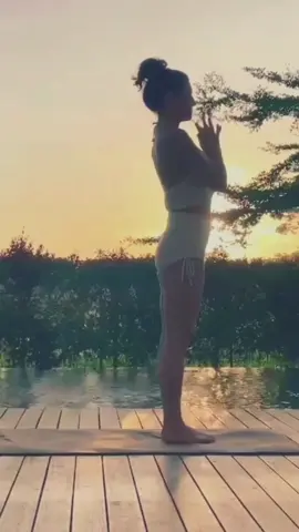 VINYASA PRACTICE INSPIRATION 🤩 Video credit: insta: MeghanCurrieyoga #DailyRoutine #glowup2025 #selfdiscipline #selflove #vinyasaflow #fluidflow #yogaflow #MindBodyConnection #yogainfluencer #yogainspiration #mindfulness #YogaTransitions #yogaeveryday #yogaforhips #hipmobilityexercise #hipyogaflow #yogasequence #LiveWithPurpose #SelfImprovement #SelfConfidence 
