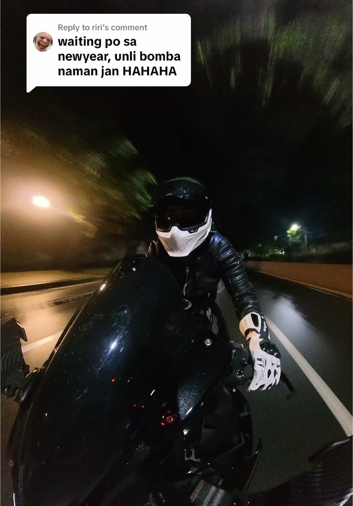 Replying to @riri paagahin na natin idol ang rev bomb party 😂 (hirap pagnaka rain mode) #kawasaki #kawasakininja #bigbike #throttletherapy #zurimo #publicreaction #insta360 #moto #motorcycle #bikertok #bikerboy #xyzbca #fypシ #solorider #soloride #nightride #nightrider #chillride 
