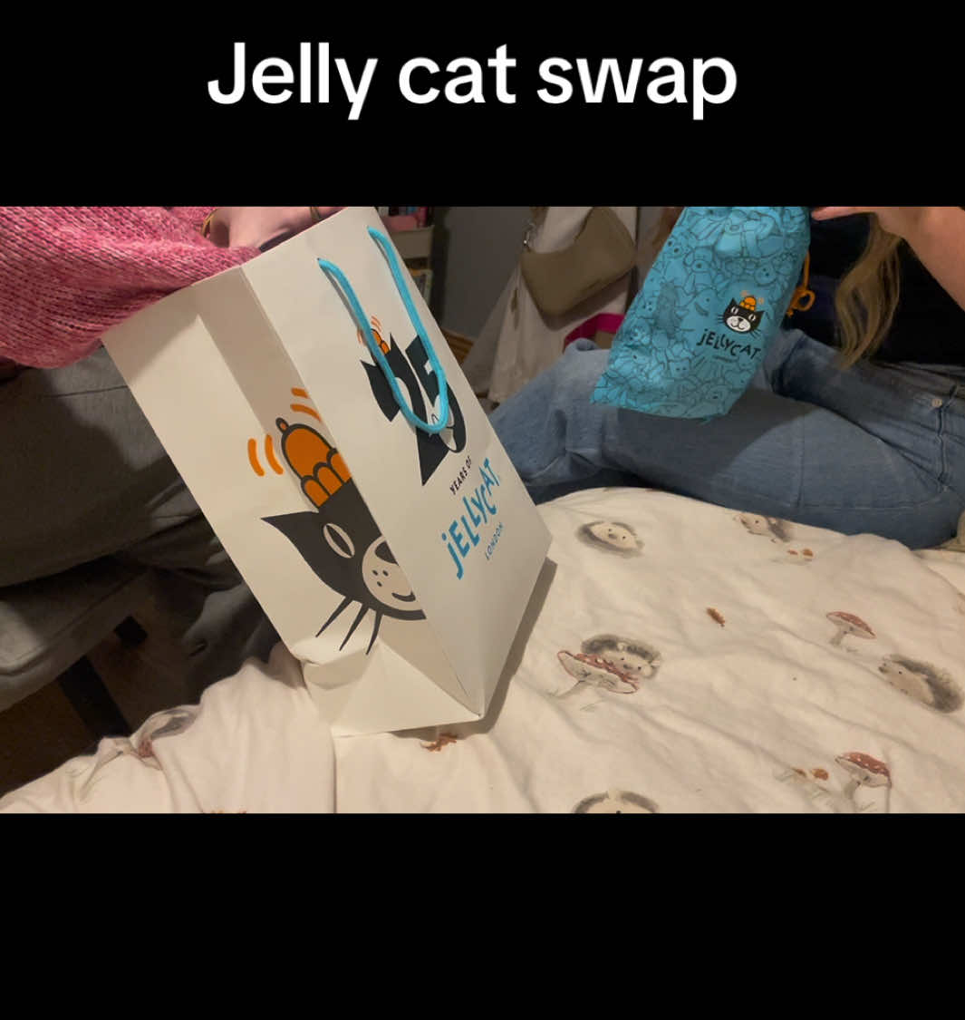 Jelly cat swap with my bestie #jellycat 