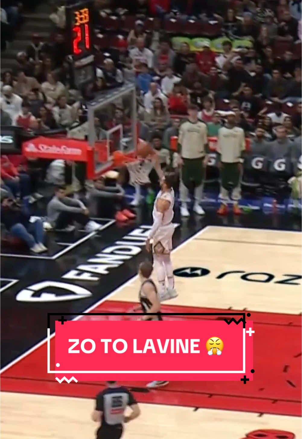 That Zo and LaVine connection 🤝#chicagobulls #lonzoball #zachlavine #NBA 